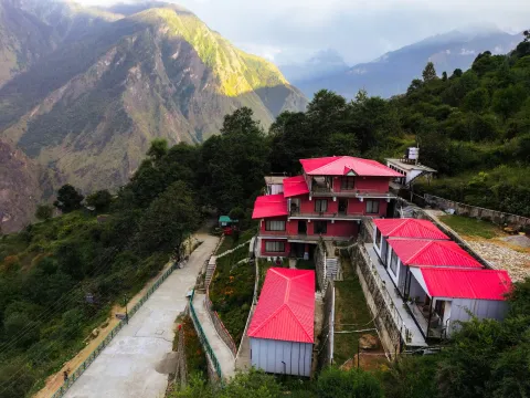 Aaryam, Auli