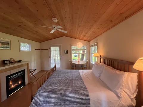 Lopez Farm Cottages & Tent Camping
