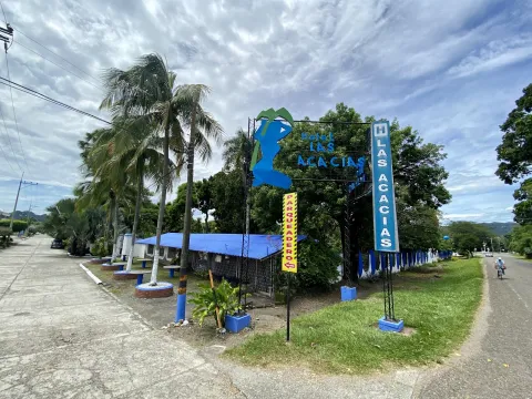 HOTEL LAS ACACIAS