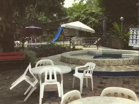 HOTEL LAS ACACIAS